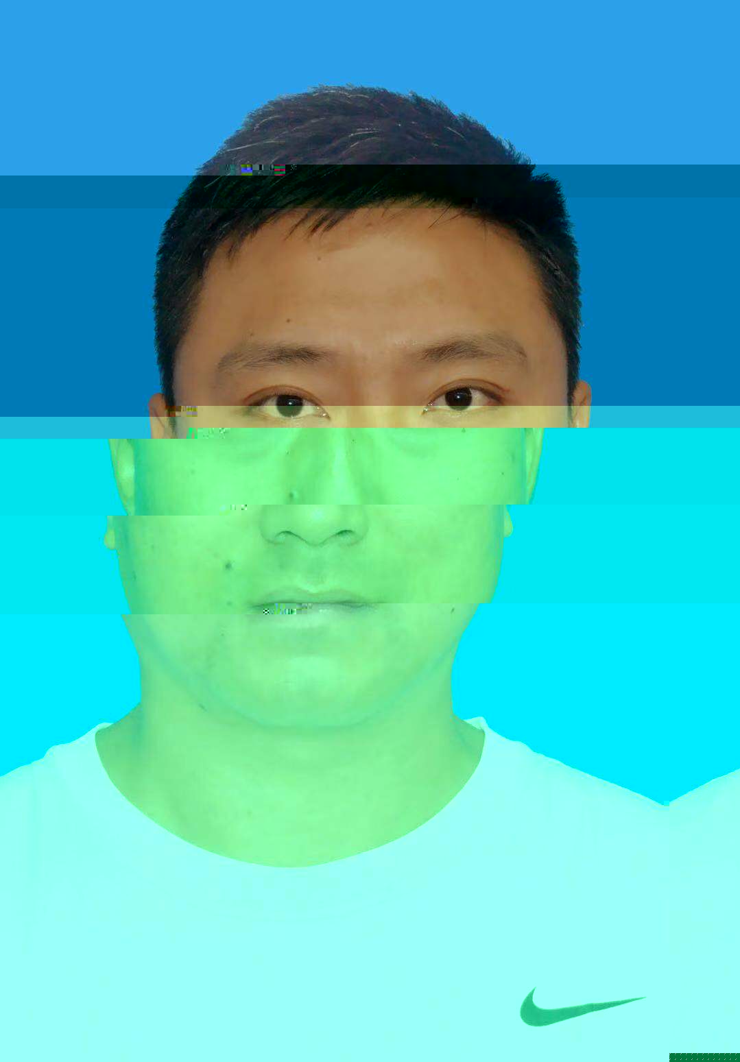 梁亮證件照.jpg