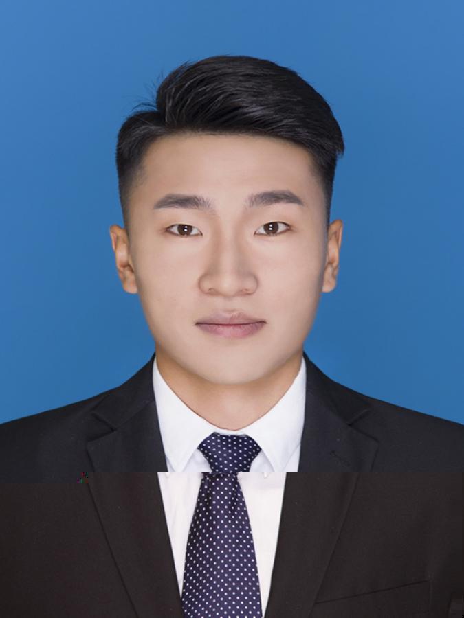 李澤梁照片.jpg